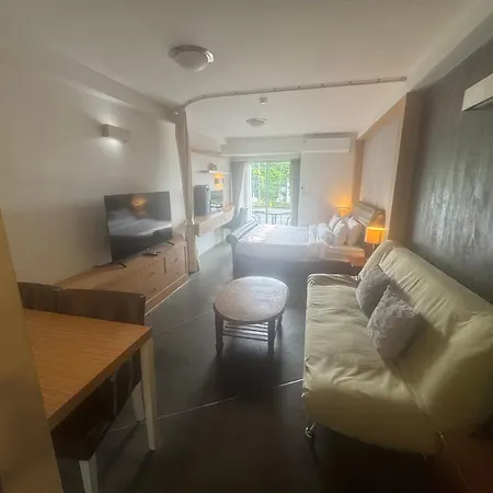 Retreat Pool And Mountain Views Apartament