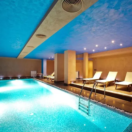 Retreat Pool And Mountain Views Apartament