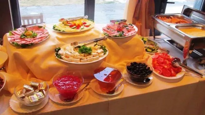 Retreat Pool And Mountain Views *