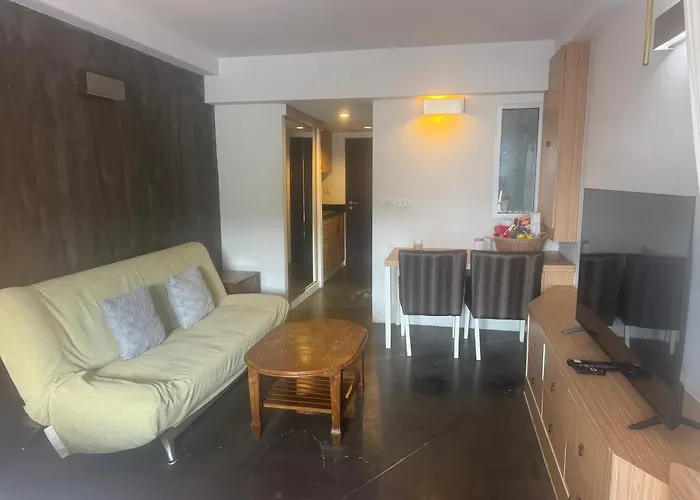 Retreat Pool And Mountain Views *